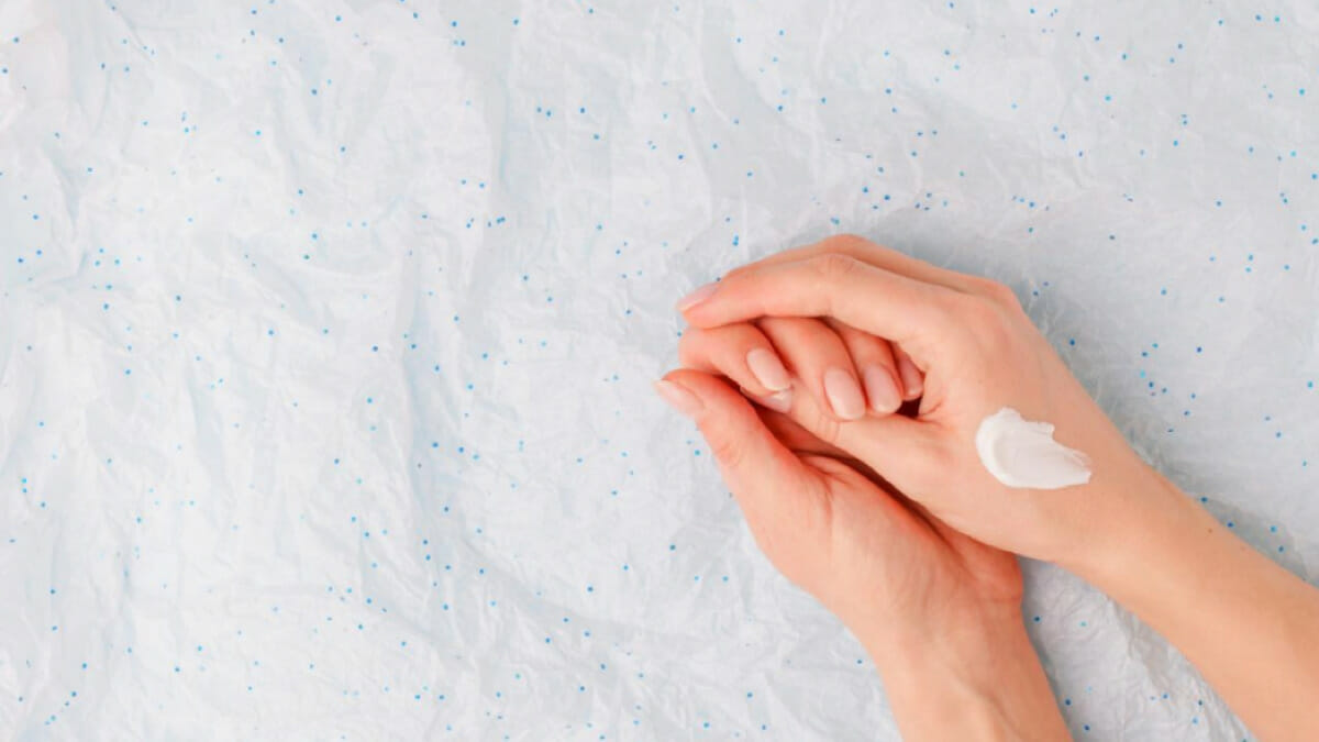 mani-screpolate-in-inverno-rimedi