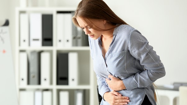 Ciclo mestruale e diarrea: come si manifesta e quali sono i rimedi