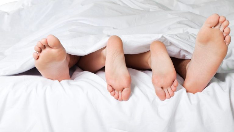 Come le donne vivono il sesso in adolescenza, età adulta e menopausa